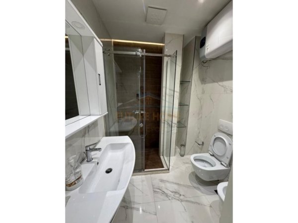 Tirane, jepet me qera apartament 2+1 Kati 6, 94 m² 550 € (Teodor keko)