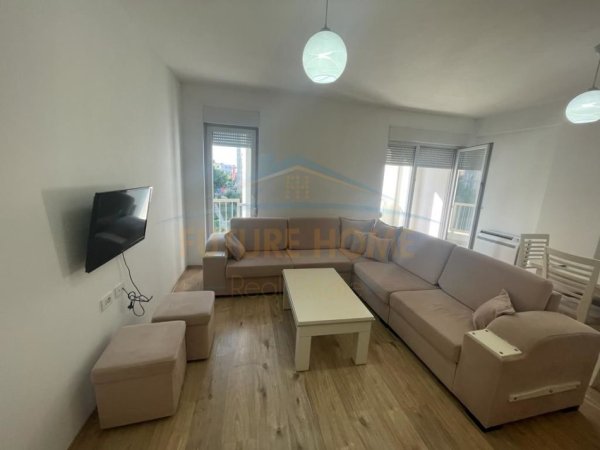 Tirane, jepet me qera apartament 2+1 Kati 3, 85 m² 570 € (Kompleksi Kontakt)