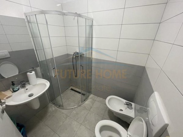 Tirane, jepet me qera apartament 2+1 Kati 3, 85 m² 570 € (Kompleksi Kontakt)