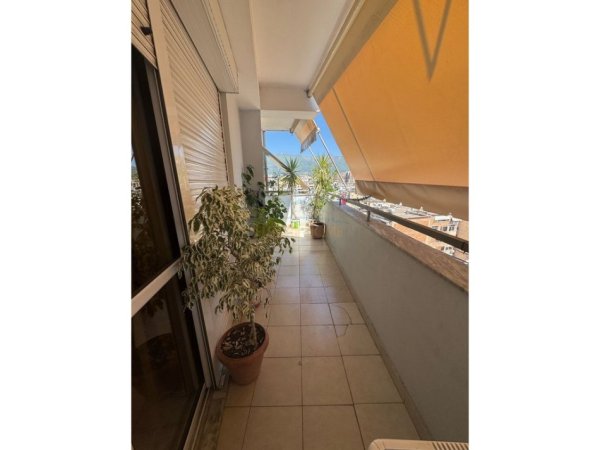 Tirane, jepet me qera apartament 3+1 Kati 8, 142 m² 700 € (Rruga Fortuzi)