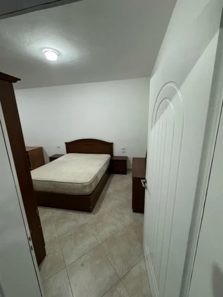 Tirane, jepet me qera apartament 1+1+Ballkon Kati 4, 78 m² 400 € (Teodor Keko)