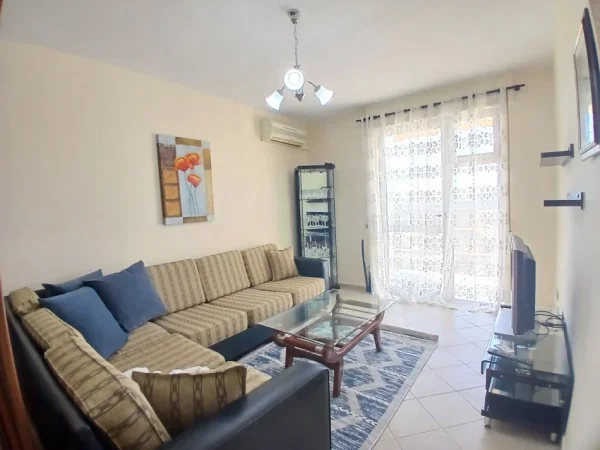 Tirane, jepet me qera 1+1+Ballkon Kati 7, 70 m² 450 € (Don bosko)