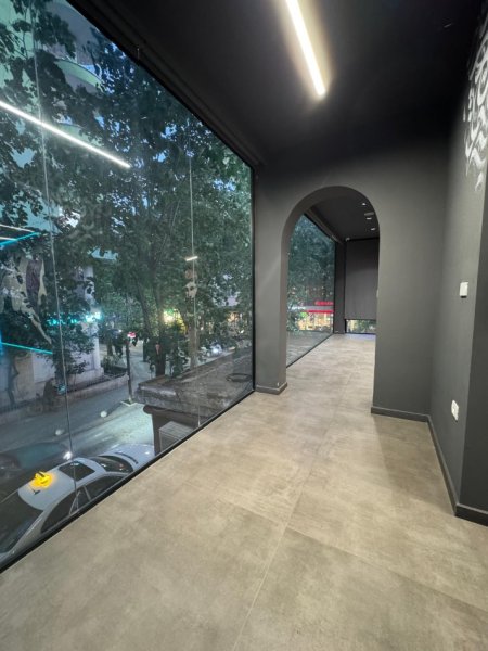 Tirane, jepet me qera ambjent biznesi Kati 2, 100 m² 2.200 € (Sami Frasheri Bllok)