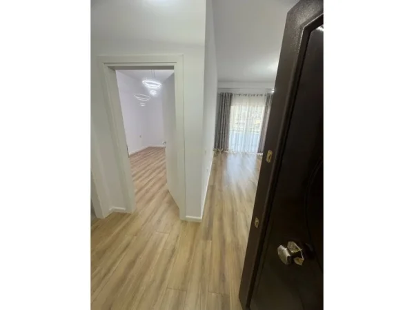 Tirane, shitet apartament Kati 5, 65 m² 92.000 € 