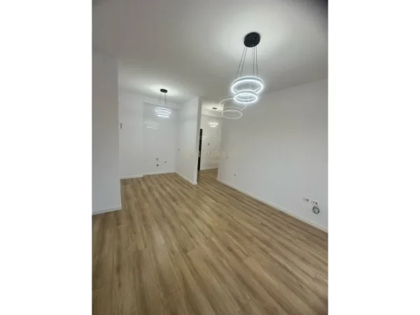 Tirane, shitet apartament Kati 5, 65 m² 92.000 € 