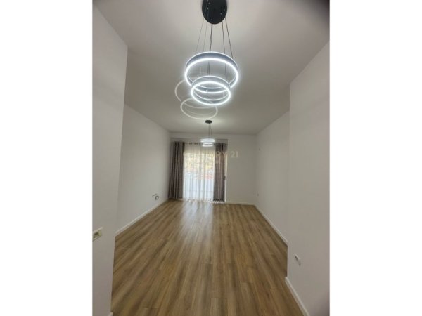 Tirane, shitet apartament Kati 5, 65 m² 92.000 € 
