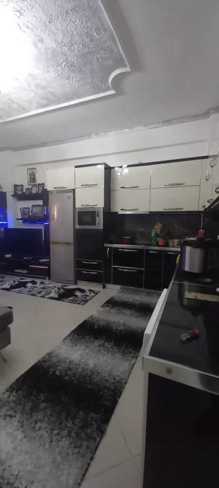 Tirane, shes apartament 1+1 Kati 0, 90 m² 100.000 € (Te market Aron)