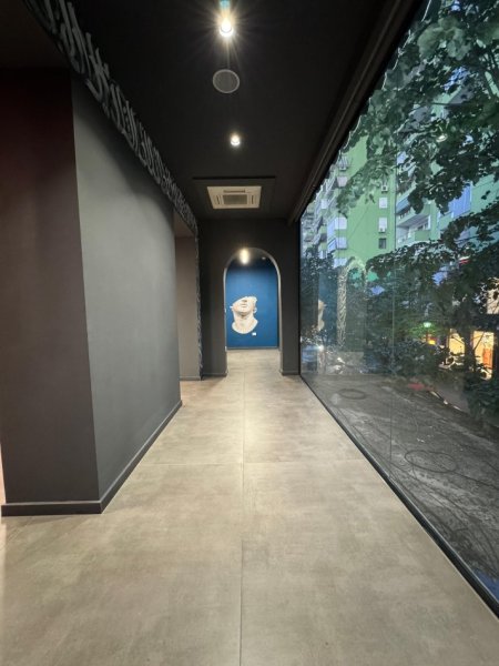 Tirane, jepet me qera zyre Kati 2, 100 m² 2.200 € (Sami Frasheri Bllok)
