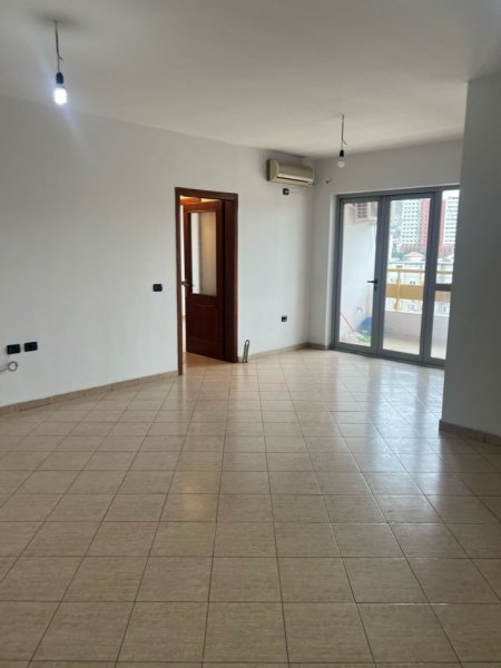 Tirane, jepet me qera apartament 2+1+Aneks Kati 7, 120 m² 480 € (Perballe Delijorgjit)