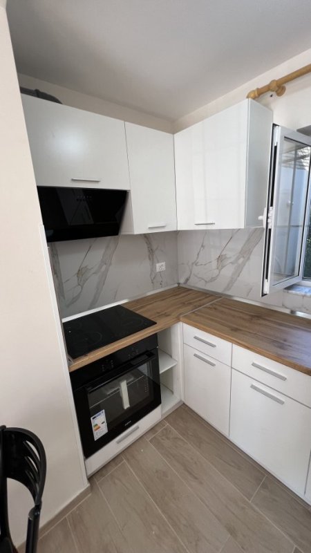 Tirane, jepet me qera apartament 1+1+Aneks+Ballkon Kati 1, 55 m² 400 € (YZBERISHT)