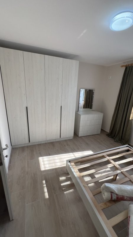 Tirane, jepet me qera apartament 1+1+Aneks+Ballkon Kati 1, 55 m² 400 € (YZBERISHT)