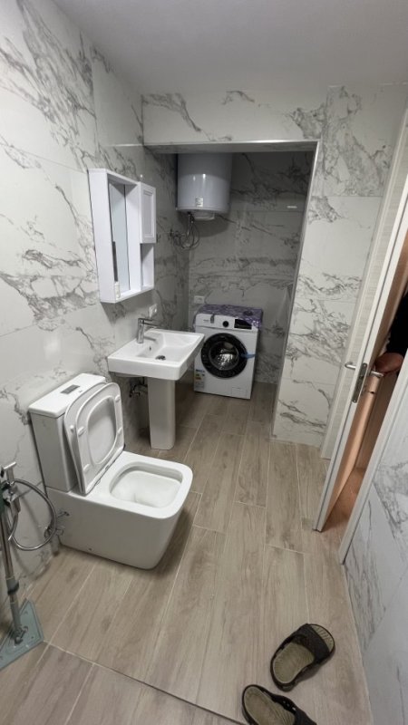 Tirane, jepet me qera apartament 1+1+Aneks+Ballkon Kati 1, 55 m² 400 € (YZBERISHT)