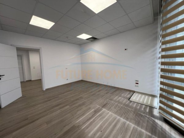 Tirane, jepet me qera ambjent biznesi Kati 4, 100 m² 1.730 € (Blloku)