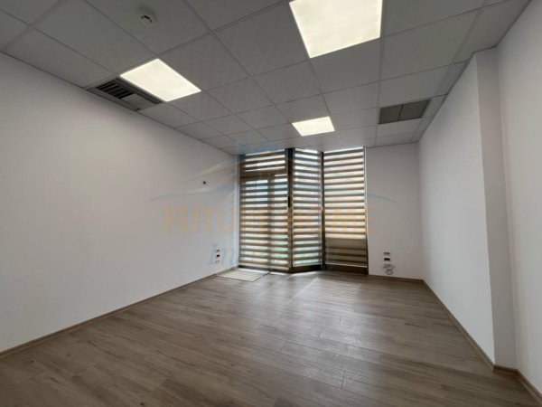 Tirane, jepet me qera ambjent biznesi Kati 4, 100 m² 1.730 € (Blloku)