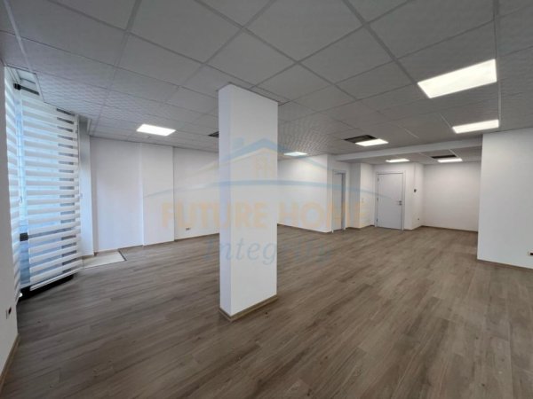 Tirane, jepet me qera ambjent biznesi Kati 4, 100 m² 1.730 € (Blloku)