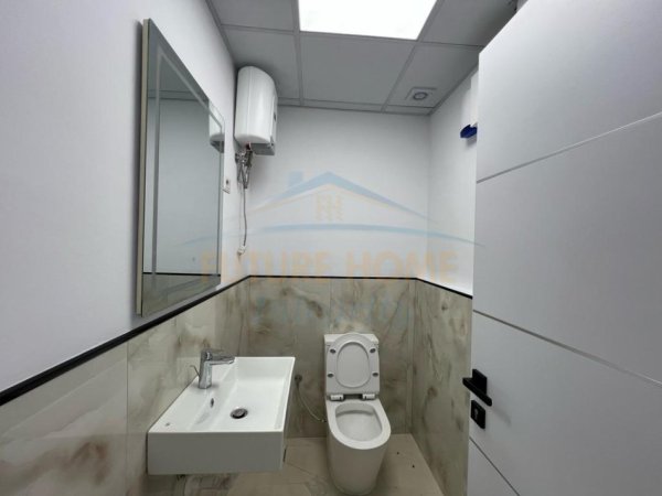 Tirane, jepet me qera ambjent biznesi Kati 4, 100 m² 1.730 € (Blloku)