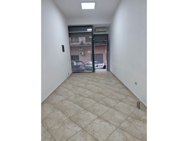 Tirane, jepet me qera 1+1 Kati 1, 34 m² 500 € (Rruga Frederik Shiroka)