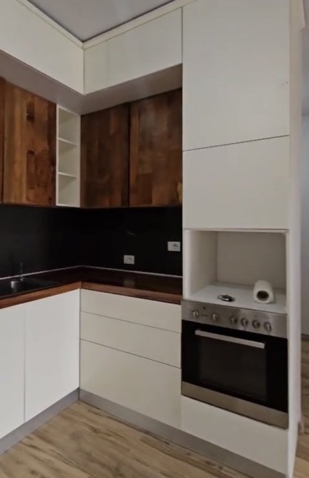 Tirane, jepet me qera apartament 1+1+Ballkon Kati 2, 75 m² 450 € (Green City Astir)