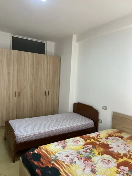 Tirane, jepet me qera apartament 1+1+Ballkon Kati 7, 70 m² 430 € (Bar Oslo Astir)