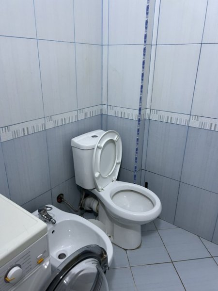 Tirane, jepet me qera apartament 1+1+Ballkon Kati 7, 70 m² 400 € (Bar Oslo Astir)