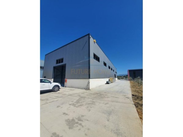 Tirane, jepet me qera magazine Kati 0, 760 m² 4.500 € (Kashar)