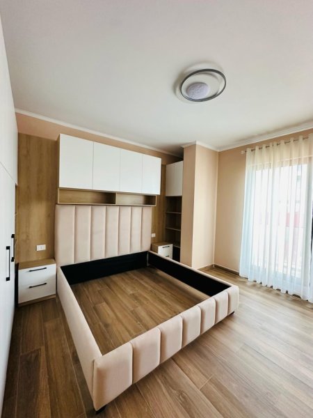 Tirane, jepet me qera apartament 2+1 Kati 9, 100 m² 800 € (rruga e dibres)