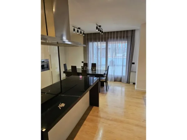 Tirane, shes apartament 4+1+3+Garazh , 565 m² 1.250.000 € (Stadiumi Qemal Stafa, Rruga e Elbasanit)