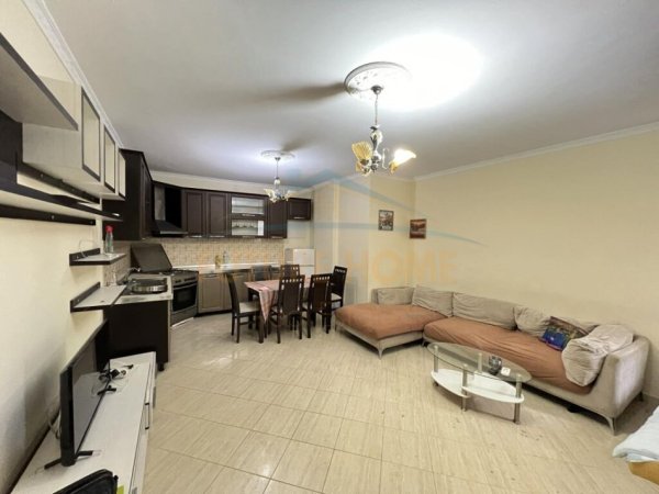 Tirane, jepet me qera apartament 1+1 Kati 6, 70 m² 380 € (Unaza E Re ,Tirane)