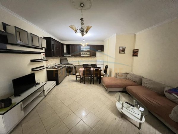Tirane, jepet me qera apartament 1+1 Kati 6, 70 m² 380 € (Unaza E Re ,Tirane)