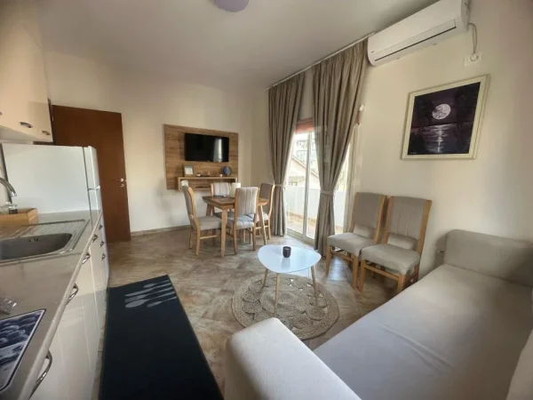 Tirane, jepet me qera ambjent biznesi Kati 0, 658 m² 6.000 € (Rruga Rrapo Hekali)