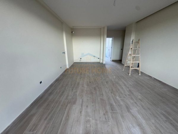 Tirane, shitet apartament 3+1+Aneks+Ballkon Kati 8, 132 m² 263.400 € (jordan misja)