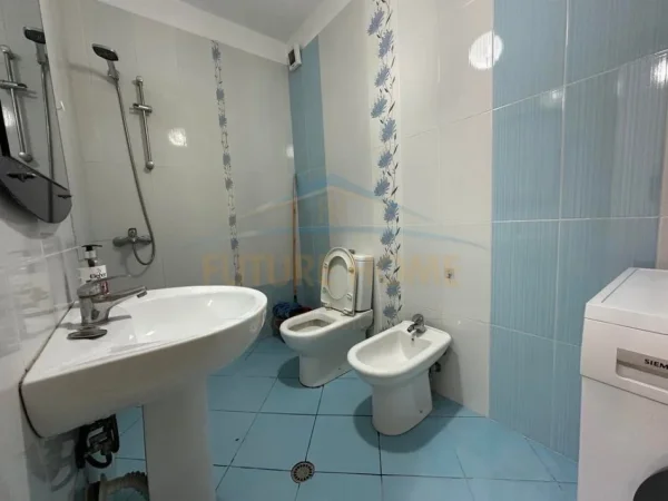 Tirane, jepet me qera apartament 1+1 Kati 1, 97 m² 350 € (Unaza e re)