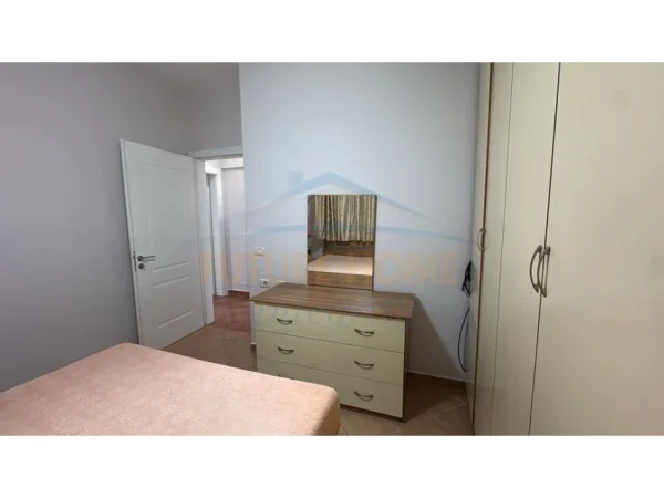 Tirane, shitet apartament 3+1 Kati 8, 107 m² 135.000 € (Unaza e Re, Tirane)