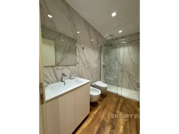 Tirane, shes apartament 2+1+2 , 138 m² 520.000 € (Ish Blloku)