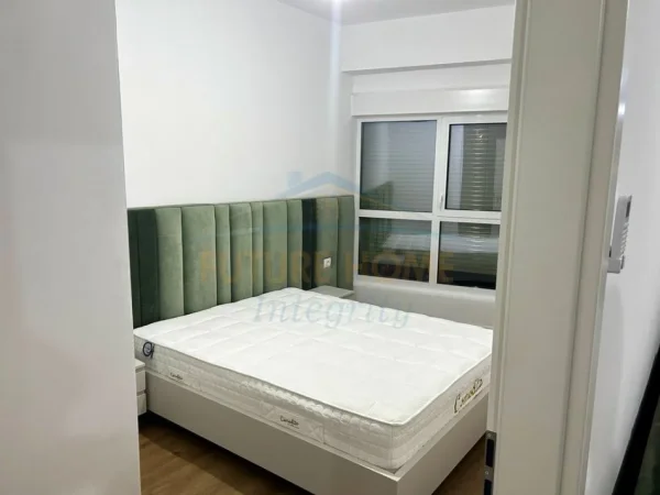 Tirane, jepet me qera apartament 1+1+Ballkon Kati 3, 70 m² 370 € (Kompleksi Kaimi)