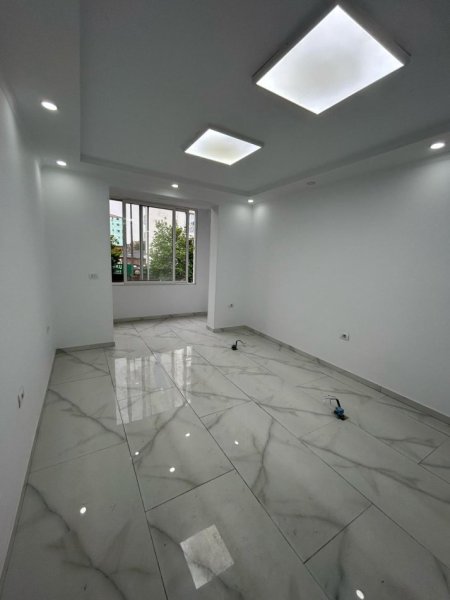 Tirane, jepet me qera apartament 1+1+Aneks+Ballkon Kati 2, 50 m² 1.100 € (farmacia 10)