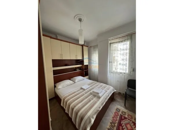 Tirane, jepet me qera apartament 2+1 Kati 3, 80 m² 600 € (Rruga e Dibres)
