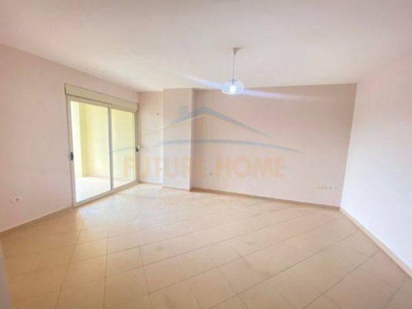 Tirane, jepet me qera apartament 2+1 Kati 5, 104 m² 330 € (Unaza e Re)