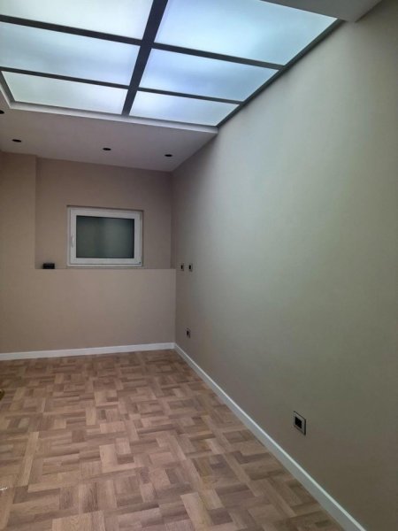 Tirane, jepet me qera Kati 7, 1.700 € (Ambasador 1)