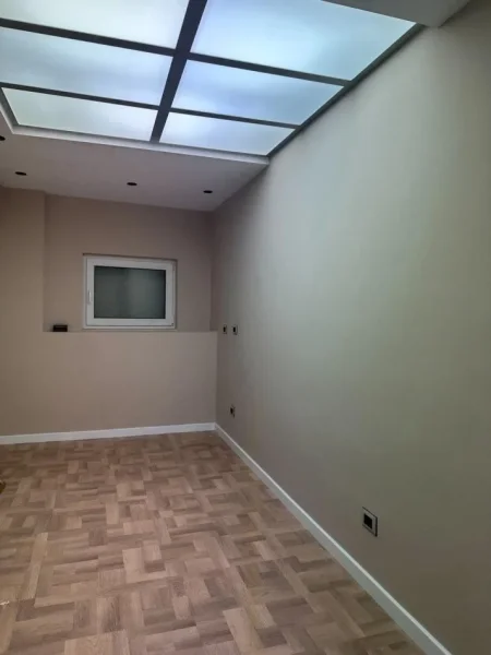 Tirane, jepet me qera Kati 7, 1.700 € (Ambasador 1)