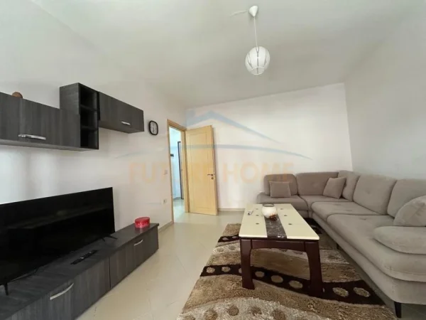 Tirane, jepet me qera apartament 1+1 Kati 1, 97 m² 350 € (Unaza e Re, Tirane)