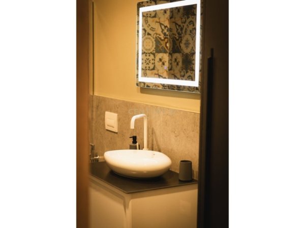 Durres, jepet me qera 1+1 Kati 0, 48 m² 500 € (hyrja e durresit)