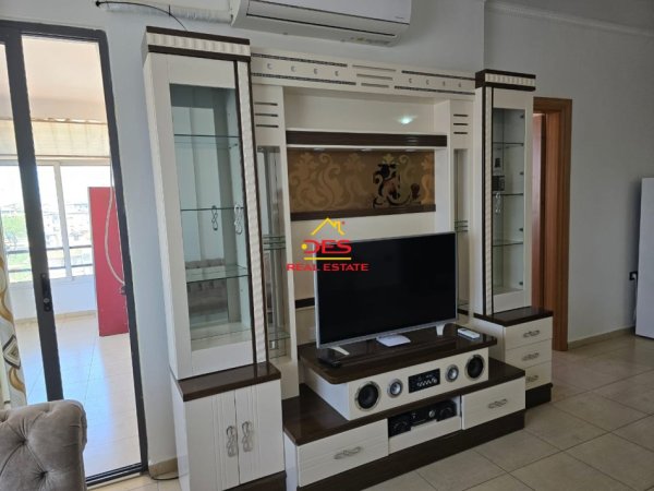 Tirane, jepet me qera 1+1+Ballkon Kati 4, 78 m² 550 € 