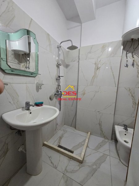 Tirane, jepet me qera 1+1+Ballkon Kati 4, 78 m² 550 € 