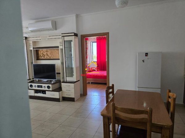 Tirane, jepet me qera 1+1+Ballkon Kati 4, 78 m² 550 € 