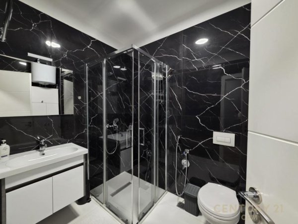 Tirane, jap me qera apartament 1+1 , 60 m² 700 € (Komuna e Parisit)