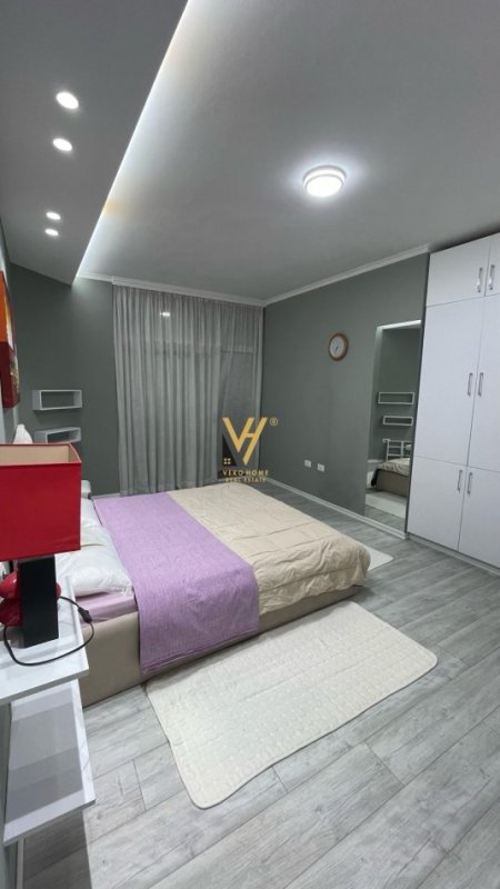 Tirane, jepet me qera apartament 1+1+Ballkon Kati 3, 73 m² 700 € (KOMUNA E PARISIT)