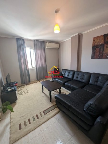 Tirane, jepet me qera apartament 2+1+Ballkon Kati 9, 108 m² 550 € 