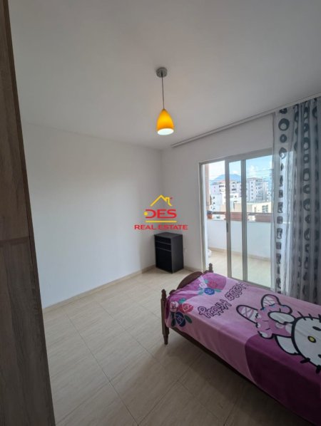 Tirane, jepet me qera apartament 2+1+Ballkon Kati 9, 108 m² 550 € 