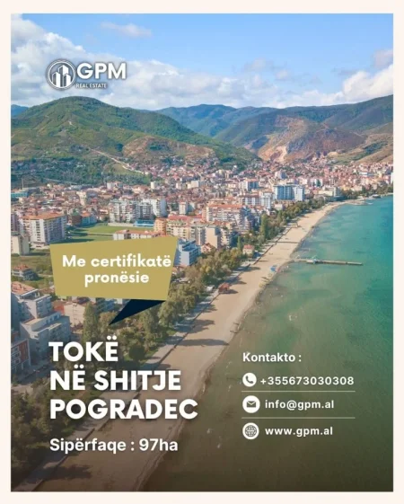 Pogradec, shitet toke , 970.000 m².